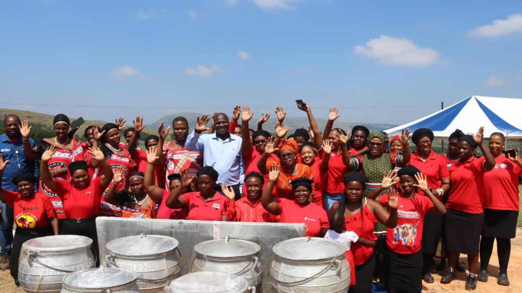 Minister S’khumbuzo Dlamini hands over E130,000 worth of supplies to the Phatfwakahle Multipurpose Cooperative in Gege Inkhundla.