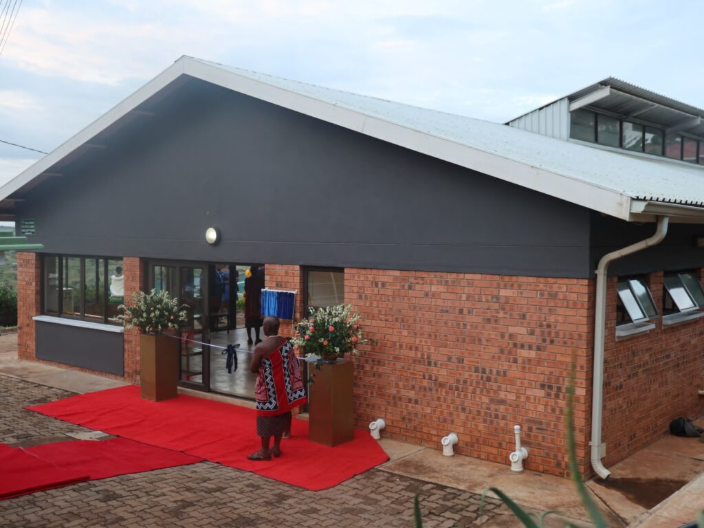 King Mswati III officially opens the Ivulamehlo yemaSwati Eye Clinic in Siteki.