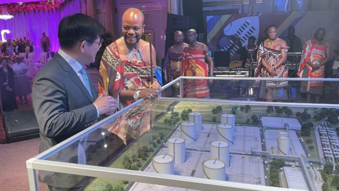 King Mswati III launches the 3D model of the Phuzamoya oil reserve project