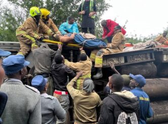 Emergency crews respond after Rovos Rail collision near Gwanda, Zimbabwe. Photo:X.com/@daddyhope