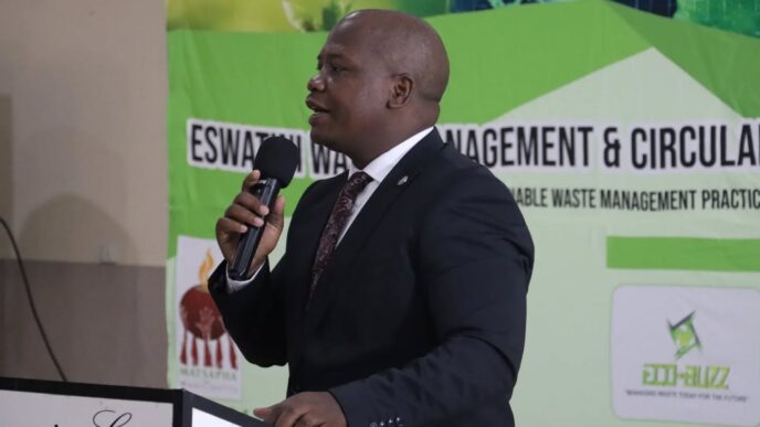 Isaac Dladla, Executive Director of the Eswatini Environment Authority, speaks at the Eswatini Waste Management and Circular Economy Seminar held from 24–25 March 2025 at Esibayeni Lodge