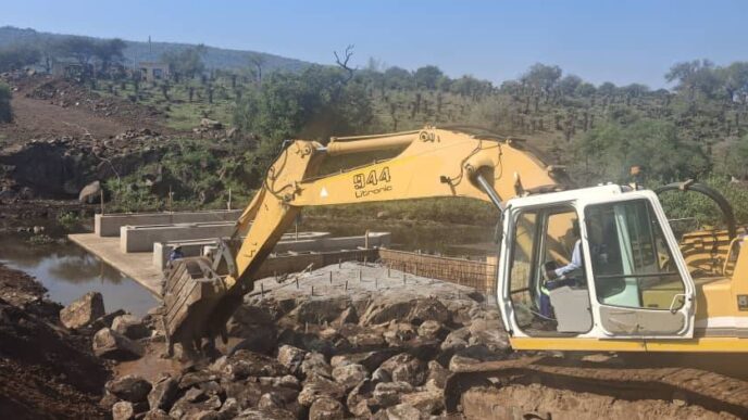 The newly constructed Mantambe Pier Bridge connects residents to schools and health services, easing travel between Mantambe and Manyandzeni communities.