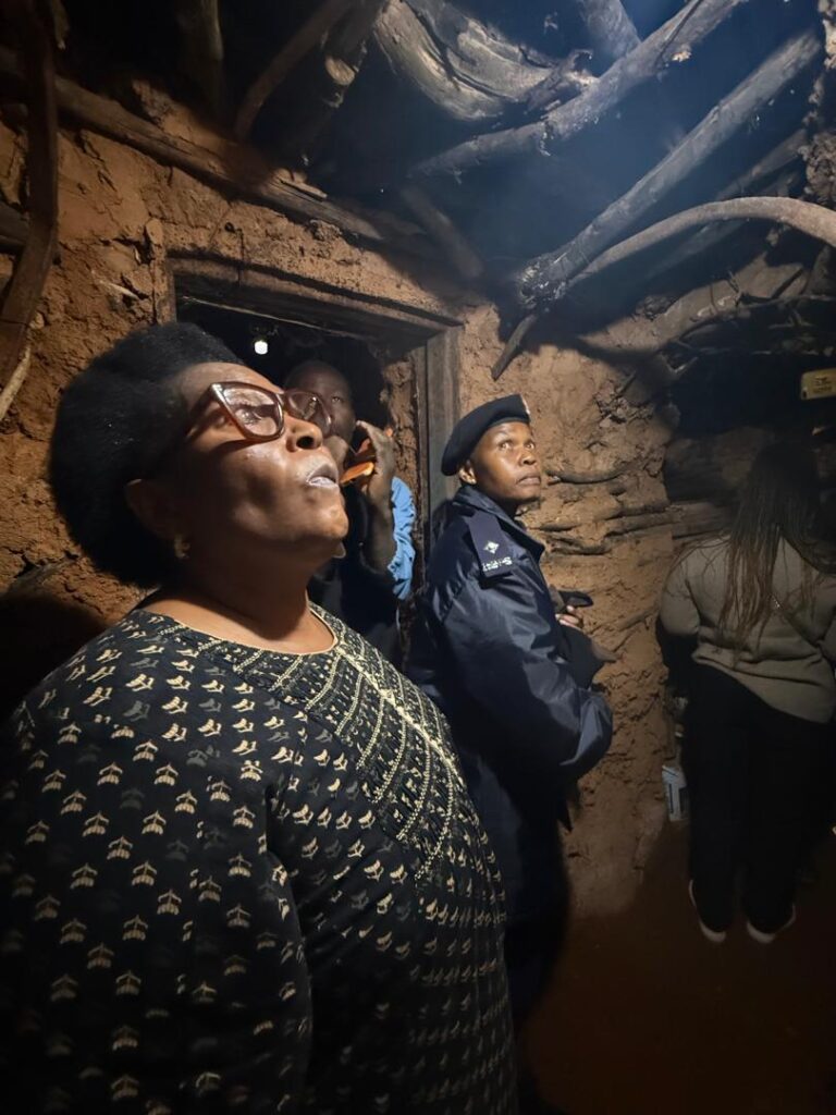 Deputy Prime Minister Thulisile Dladla visits Mlulami Dlamini's unique two-story mud house in KaMagele, Hlathikulu.
Photo: DPM Office