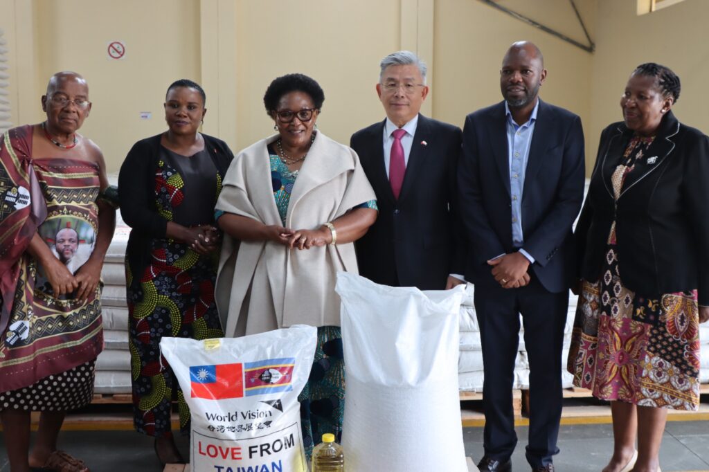 Deputy Prime Minister Thulisile Dladla receives a symbolic bag of rice during the launch of the national food assistance programme at the NDMA Warehouse in Matsapha, following a 2,000-ton donation from the Republic of China (Taiwan). Photo: NDMA
