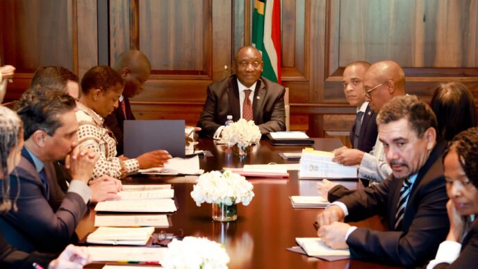 Team South Africa attends a strategic briefing ahead of President Cyril Ramaphosa’s visit to the White House tomorrow for a meeting with U.S. President Donald Trump. Photo: X/@PresidencyZA