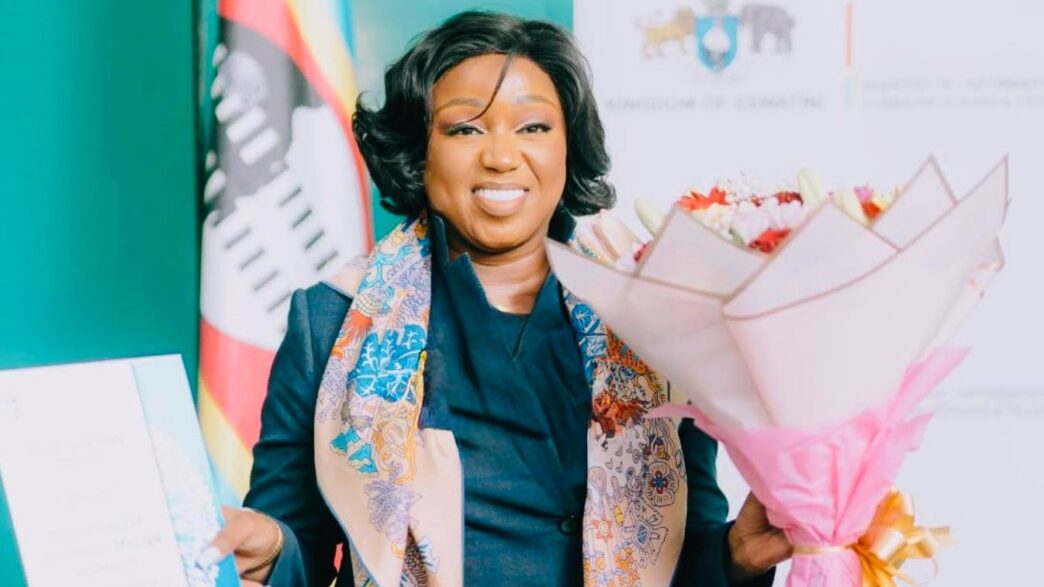 Minister of ICT Savannah Maziya receives the 2025 Blue Sheroes Award from Standard Bank Eswatini in recognition of her efforts to empower women and girls in technology and digital inclusion.