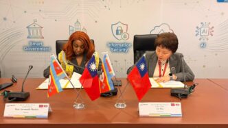 Hon. Minister Savannah Maziya and Wu Li-Siou of IISI sign the agreement to expand Eswatini’s smart city initiative to Manzini and Matsapha.