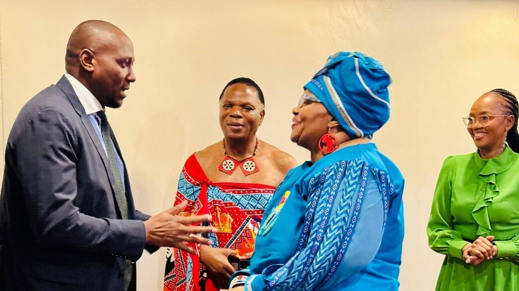 Prime Minister Russell Mmiso Dlamini in discussion with HRH Prince Lonkhokhela, Minister of Natural Resources and Energy, and South Africa’s Minister of Water and Sanitation, Hon. Pemmy Majodina, during a meeting in Mbabane.