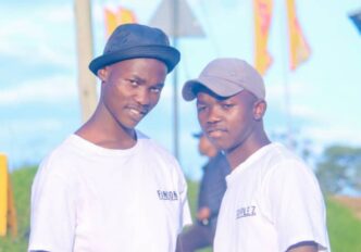 Fanson and Triple Z pose together ahead of the release of their new single “Halala Ngayé” in Sithobelweni.