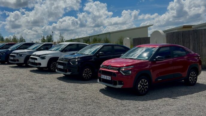 Sleek SUV-coupé silhouette with Urban Diamond-Cut alloy wheels. Photo by Khulekani on Wheels.