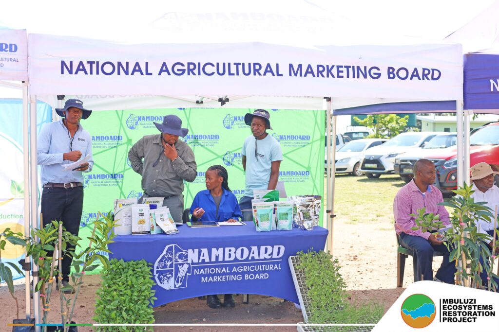 Farmers, community members, and project partners gather at Mkhiweni Inkhundla for the Food Diversification Display.