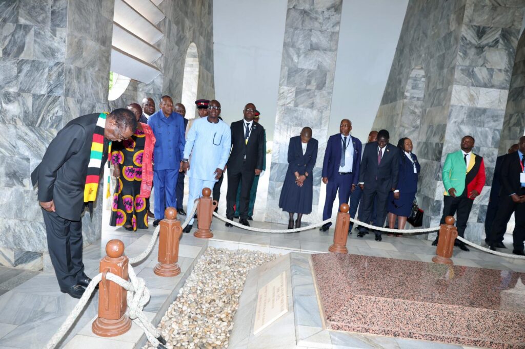 President Emmerson Mnangagwa bows in respect at the grave of Ghana’s founding father, Dr Kwame Nkrumah, at the Kwame Nkrumah Memorial Park in Accra.