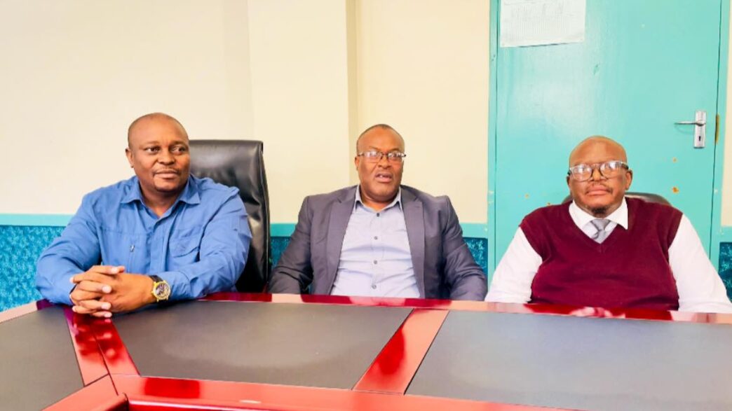 Vusi Mabuza with Thulani Mkhaliphi, Principal Secretary at the Ministry of Public Works and Transport