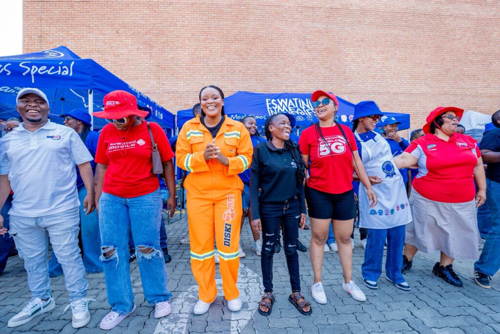 Community members turn up in large numbers for the Embiveni Meats Candana Ja activation at Mbabane Meat Plaza, where shoppers enjoyed prize giveaways, live entertainment and interactive stalls. Photo by Tribe Studios.