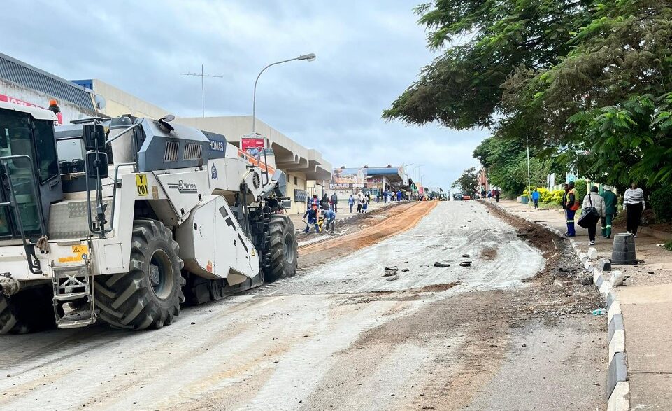 Ngwane Street section closed to cars from ENPF to Council traffic lights. Photo by Municipal Council of Manzini.