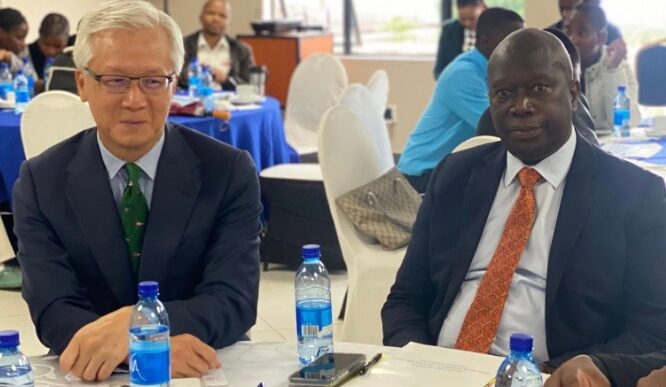 Principal Secretary of the Ministry of Commerce, Industry and Trade, Ambassador Melusi Masuku, and Head of Business Delegation Ray Lin attend the Eswatini and Taiwan Business Seminar held at The Mountain View Hotel.