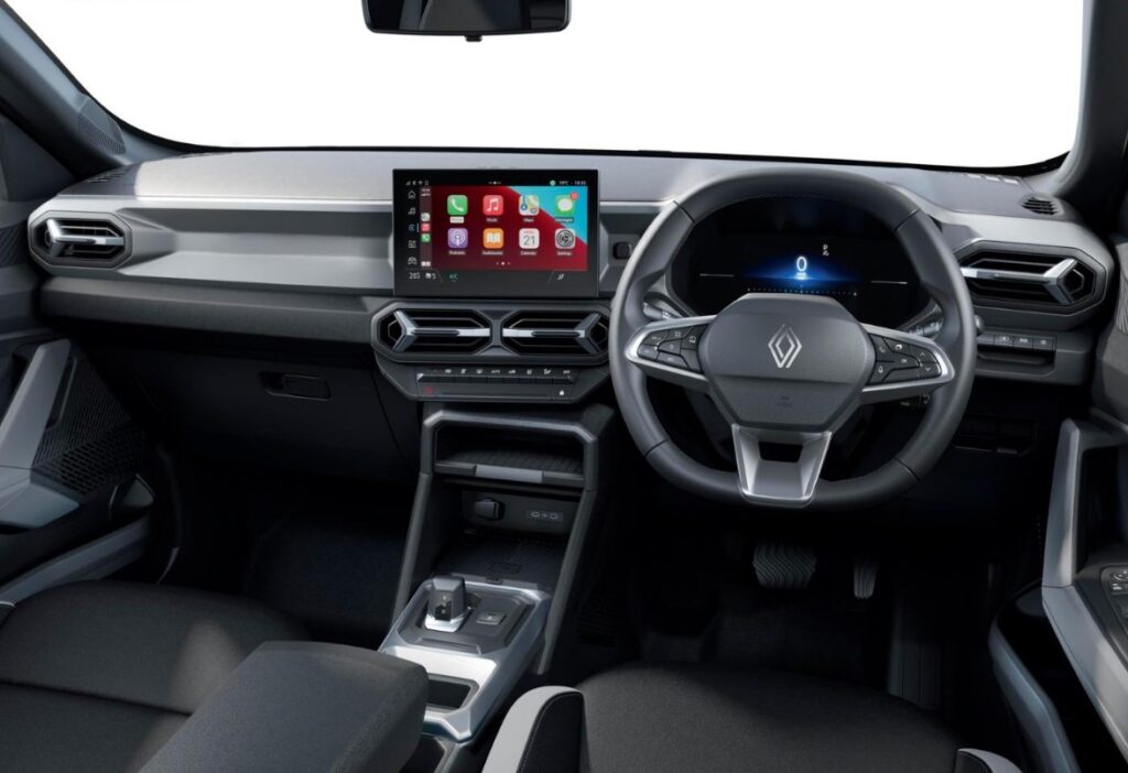 A 10.1-inch touchscreen handles infotainment duties in the Renault Duster 1.3T Intens, offering Android Auto, Apple CarPlay and a climate control display, with physical toggles sitting neatly below for those who prefer buttons over touchscreens.