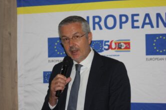 EU Ambassador to Eswatini Karsten Mecklenburg addresses journalists during the commemoration of World Press Freedom Day at Happy Valley Hotel in Ezulwini on April 30, 2026. Photo by Nkosingiphile Myeni