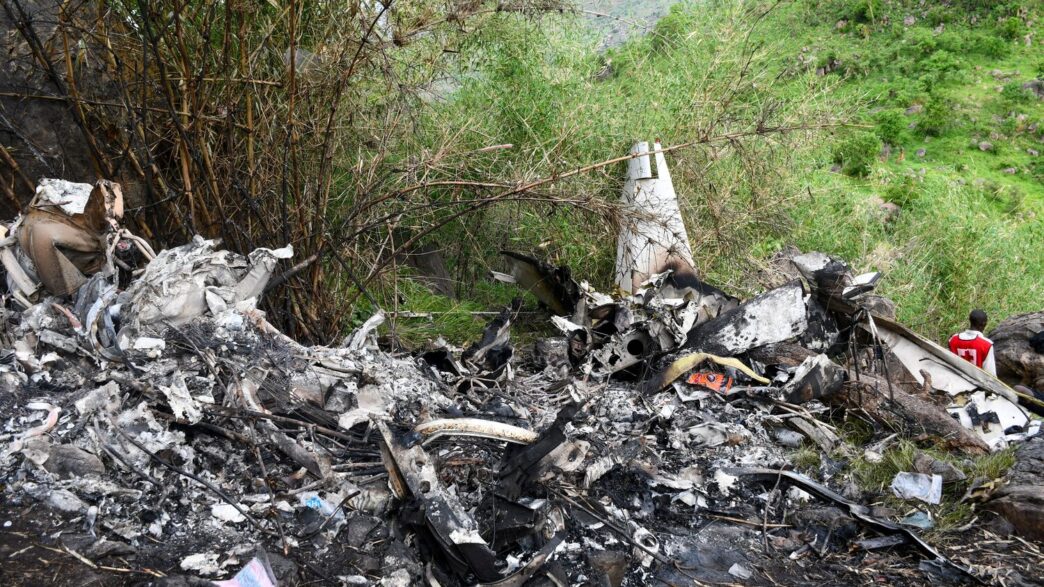 A member of the South Sudan Red Cross walks at the wreckage of a Cessna 208 Caravan operated by CityLink Aviation, that lost communication and crashed while flying from Yei to Juba International Airport, in Juba, South Sudan April 27, 2026. REUTERS/Samir Bol
