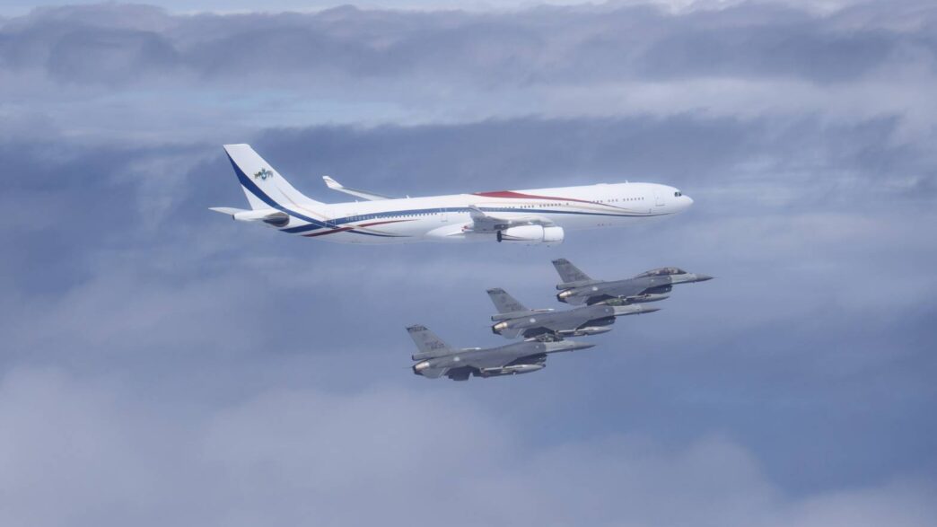 Taiwan F-16 fighter jets escort Eswatini King's aircraft with President Lai Ching-te onboard on Monday. (Military News Agency photo)