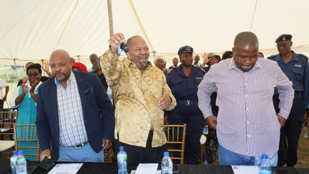 Health Minister Mduduzi Matsebula presents the ambulance to Lubulini MP and Minister for Economic Planning and Development Dr. Tambo Gina during a ceremony at Lubulini Inkhundla on Saturday. | Photo: Ministry of Health Eswatini