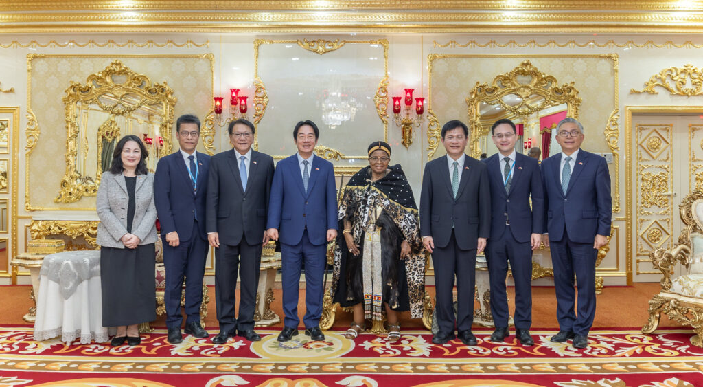 Taiwan's President Lai Ching-te pays a courtesy call on Her Majesty the Indlovukazi at the Ludzidzini Royal Residence in Lobamba, with gifts exchanged in a warm meeting between the two sides, May 2026.