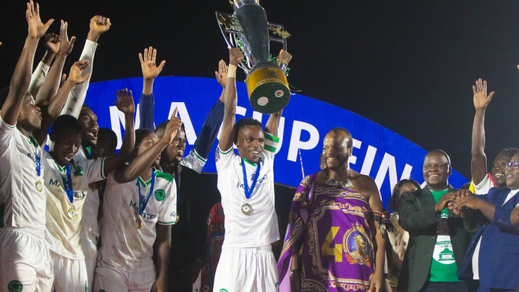 His Majesty King Mswati III handed over the SMVA Ingwenyama Cup trophy to Nsingizini Hotspurs after their 1-0 win against Green Mamba on Sunday. Photo by Eswatini Soccer Mag