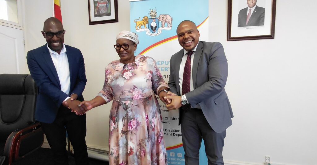 Deputy Prime Minister Thulisile Dladla poses with Municipal Council of Mbabane representatives Alfred Adams and Mduduzi Maphalala during a courtesy visit to brief her on the council's disability programmes and future plans at her office.