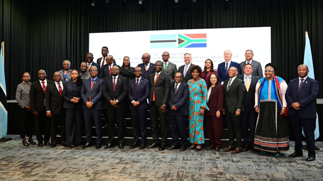 Ministers and senior government officials from Botswana and South Africa pose for a group photo