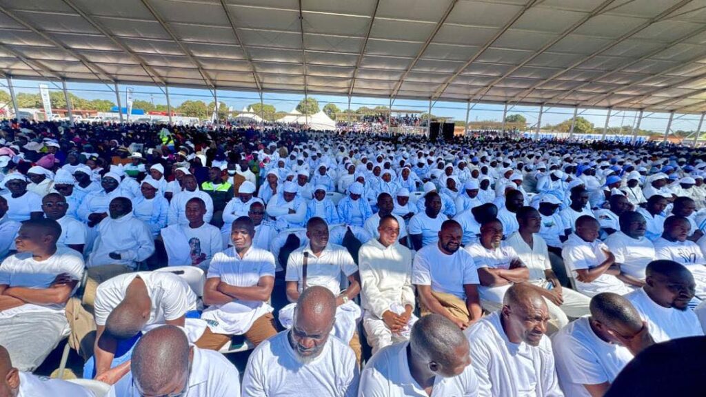 Participants from across Zimbabwe's ten provinces showcase traditional dishes at the sixth edition of the National Amai's Traditional Cookout Competition in Kwekwe, Midlands Province, on Africa Day.
