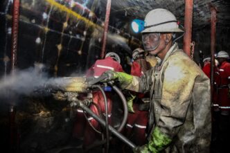 One of the mine workers going about his work. Photo: Vukuzenzele/South African Government