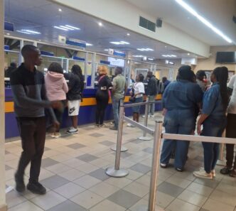 Travellers queue to get processed at the Ngwenya Border Post as the crossing recorded over 6,600 arrivals in 18 hours following the MTN Bushfire Festival and Nazareth Baptist Church prayer weekend. Photo: Ministry of Home Affairs