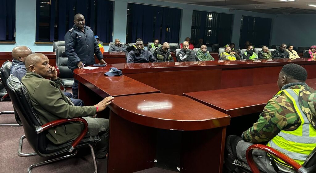 A police officer during the presentation of the operation feedback report at the REPS head offices. Photo: REPS/Facebook