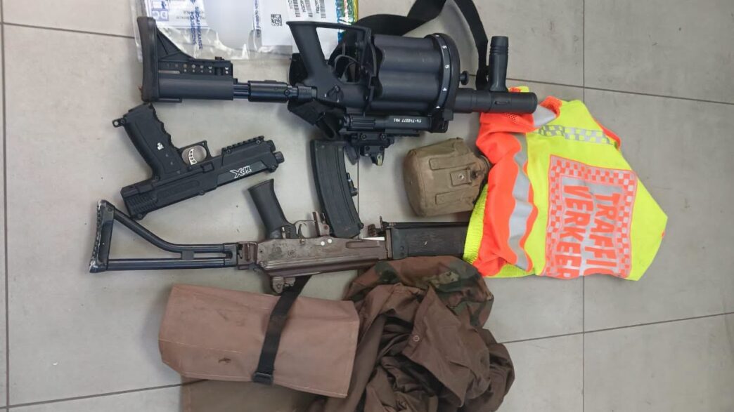 Two suspects were arrested after they were found in possession of stolen military uniform and firearms. (Photo: SAPS)