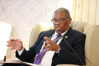 SACU Executive Secretary Dumisani Masilela addresses the 9th Summit of SACU Heads of State and Government in Cape Town. (Photo: SACU Secretariat)