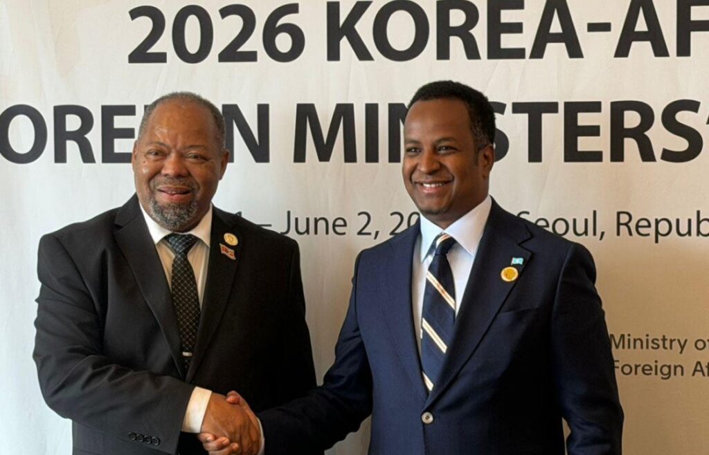 Eswatini's Minister of Economic Planning and Development Dr. Thambo Gina (left) and Somalia's Foreign Affairs and International Cooperation Minister Abdisalam Ali shake hands during their bilateral meeting on the sidelines of the Korea-Africa Ministerial Meeting in Seoul on Sunday. | Photo: MoFA Somalia