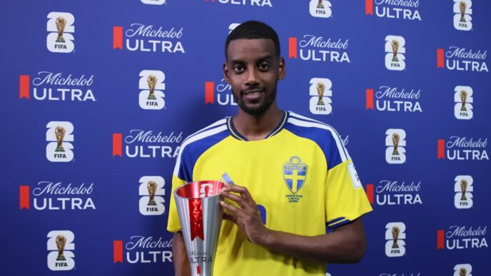 Alexander Isak holds the Michelob Ultra Superior Player of the Match award after scoring one goal and creating two more in Sweden's 5-1 victory over Tunisia in Group F at Monterrey Stadium on 14 June 2026. Photo: FIFA/Getty Images