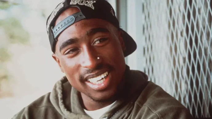 The later rap icon, Tupac Shakur. (@ Anonymous/AP/SIPA)