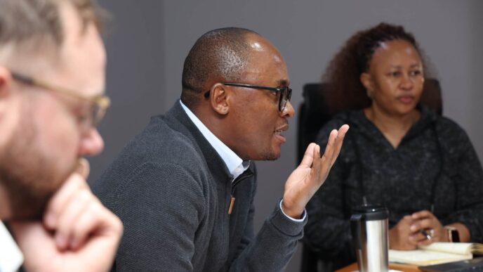 Minister Solly Malatsi engages chairpersons of DCDT portfolio entities during the Chairpersons' Forum aimed at strengthening collaboration, accountability and good governance. (Photo: DCDT)