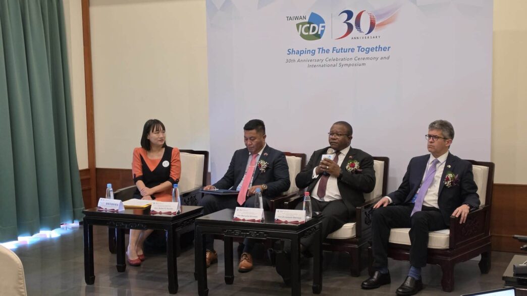 Minister of Commerce, Industry and Trade Manqoba Khumalo shares Eswatini's experience in leveraging development finance during a panel discussion at the ICDF 30th Anniversary roundtable in Taiwan.
