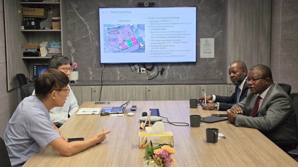 Minister of Commerce, Industry and Trade Manqoba Khumalo engages Taiwanese investors during a boardroom session in the Republic of China (Taiwan). (Pic: Ministry of Commerce, Industry and Trade)