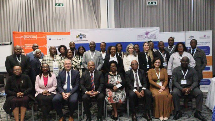 Participants having a photo opportunity with the minister of health Mduduzi Matsebula. (Photo: Facebook/Ministry of Health)