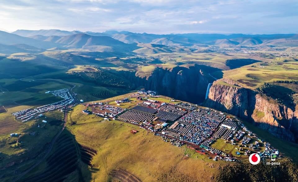 Aerial view of the Maletsunyane Braai Festival at Semonkong, Lesotho, set against the backdrop of the Maletsunyane Falls. 📸 Photo: Maletsunyane Braai Festival