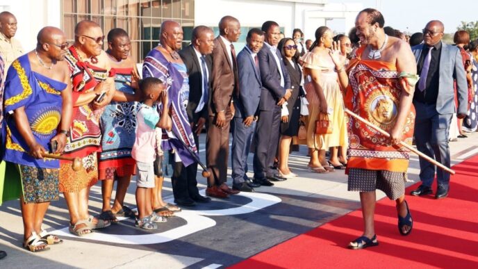 His Majesty King Mswati III greets those gathered to welcome him home at King Mswati III International Airport following his return from the 46th SADC Summit in Durban and an official visit to Kuala Lumpur, Malaysia. | Photo: Times of Eswatini