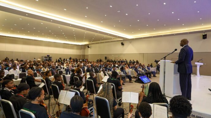 President Daniel Chapo addresses the Constitutional Justice and Global Rule of Law conference in Maputo. Photo: Domingo