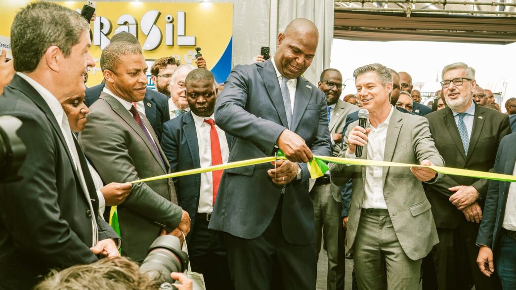 Mozambican President Daniel Chapo attends the 61st Maputo International Fair, where Brazil announced plans to introduce a direct flight to Maputo. Photo: FACIM Mozambique.