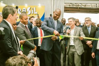 Mozambican President Daniel Chapo attends the 61st Maputo International Fair, where Brazil announced plans to introduce a direct flight to Maputo. Photo: FACIM Mozambique.