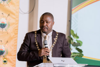 Mbabane Mayor Cllr Thulani Mkhonto engaging with stakeholders during the meeting. Photo: Mbabane City Council