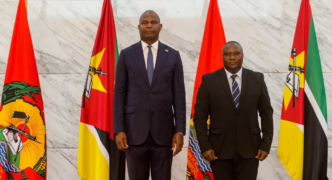 President Daniel Chapo with newly sworn in Governor Felisberto Dinis Navalha in Maputo. Photo: Presidency of Mozambique